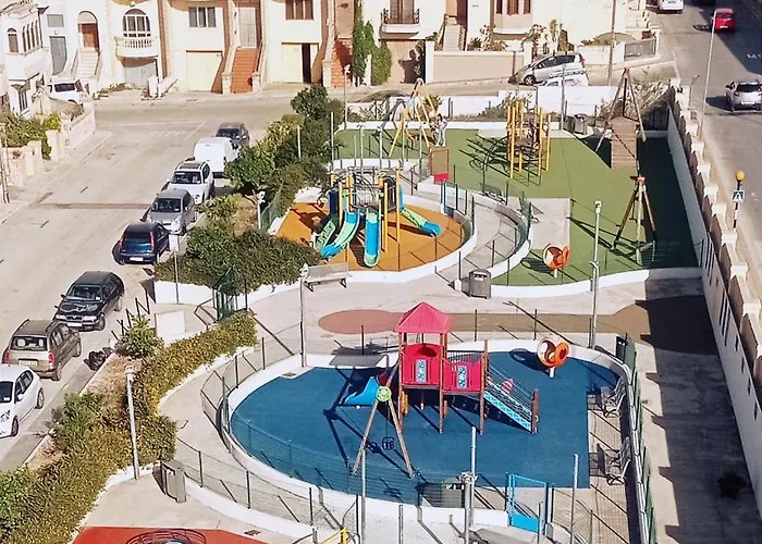 Joseph 2, Stylish Corner Flat With Park Views And Close To The Airport Apartament Siggiewi