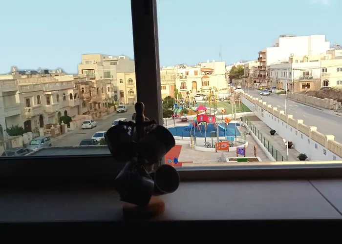 Joseph 2, Stylish Corner Flat With Park Views And Close To The Airport Apartament Siggiewi