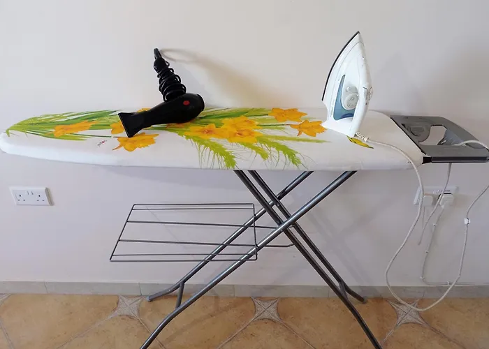 Apartament Joseph 2, Stylish Corner Flat With Park Views And Close To The Airport