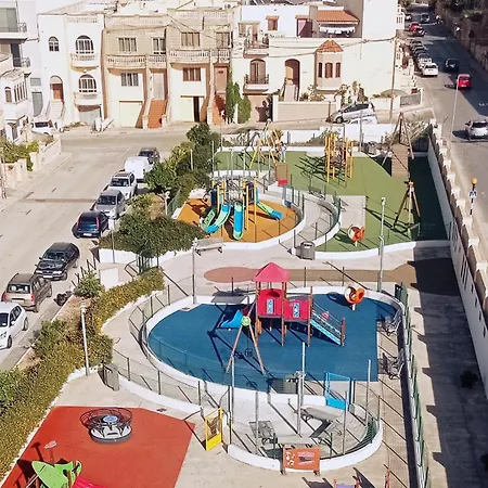 Joseph 2, Stylish Corner Flat With Open Views And Close To The Airport Apartmán Siggiewi