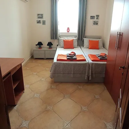 Joseph 2, Stylish Corner Flat With Open Views And Close To The Airport * Siggiewi