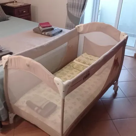 Διαμέρισμα Joseph 2, Stylish Corner Flat With Open Views And Close To The Airport