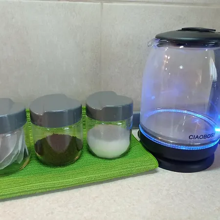 Joseph 2, Stylish Corner Flat With Open Views And Close To The Airport