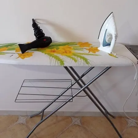 Appartement Joseph 2 Stylish Flat With Open Views, Just 4km From The Airport Or *