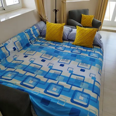 Joseph 2, Stylish Corner Flat With Open Views And Close To The Airport * Siggiewi