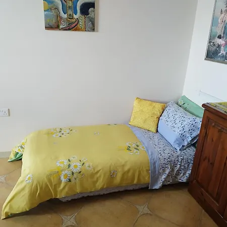 Joseph 2, Stylish Corner Flat With Open Views And Close To The Airport Daire Siggiewi