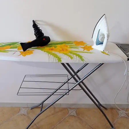 Apartamento Joseph 2, Stylish Corner Flat With Open Views And Close To The Airport