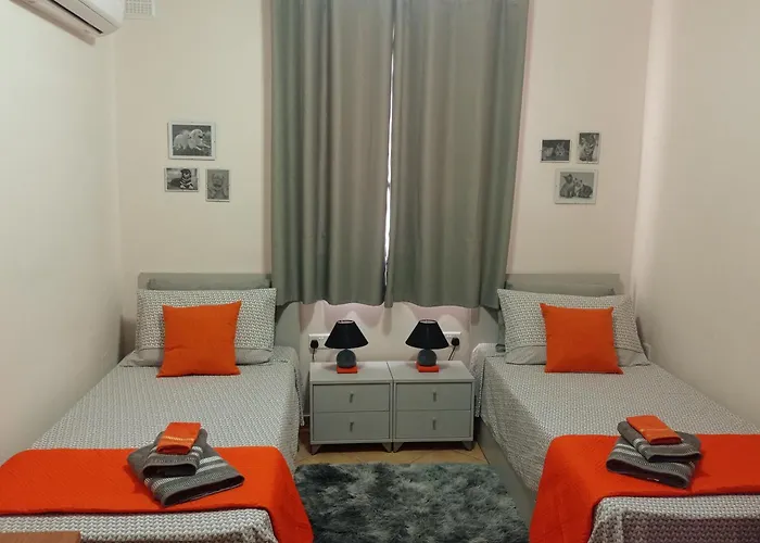 Joseph 2, Stylish Corner Flat With Park Views And Close To The Airport *