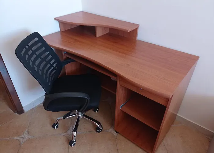 Joseph 2, Stylish Corner Flat With Park Views And Close To The Airport * Siggiewi