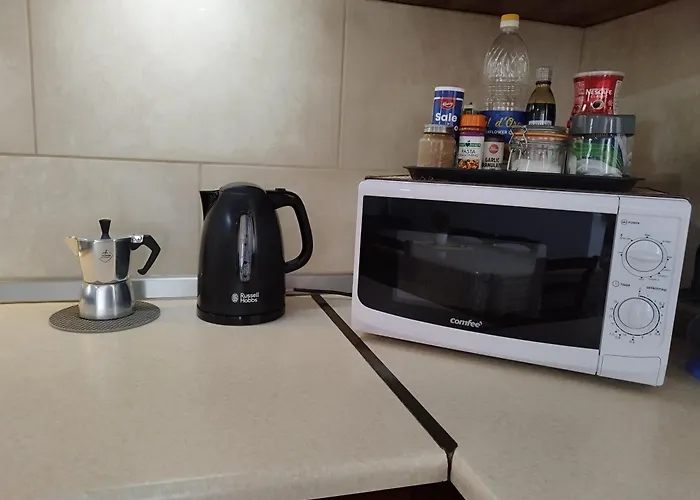 Appartement Joseph 2, Stylish Corner Flat With Park Views And Close To The Airport